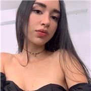 Practicante de psicología imparte guía de tareas para niños de 4-12 años fomentando y desarrollando sus capacidades